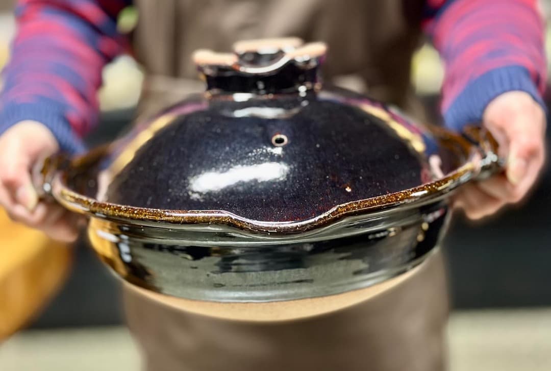 再値下げ　新品　土鍋　土楽窯　口付き　黒鍋　尺　10号　４〜６人用　圡楽　伊賀焼