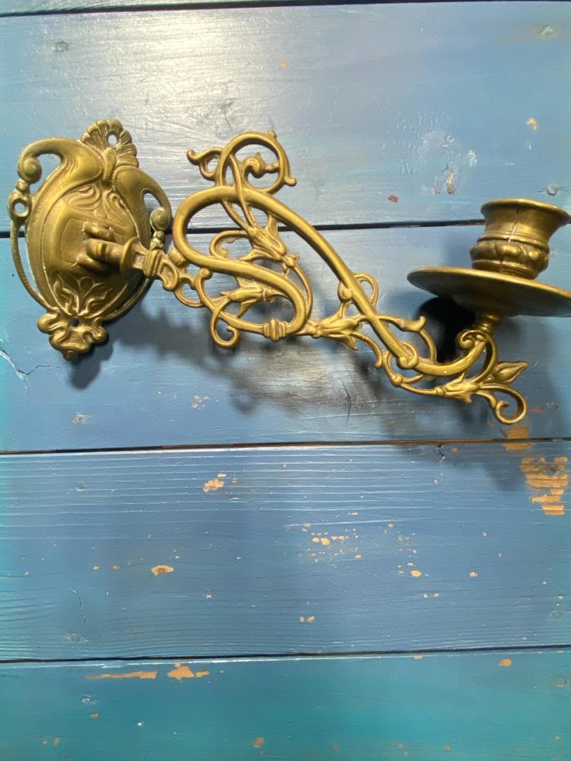 イギリスアンティーク真鍮製装飾キャンドルホルダー