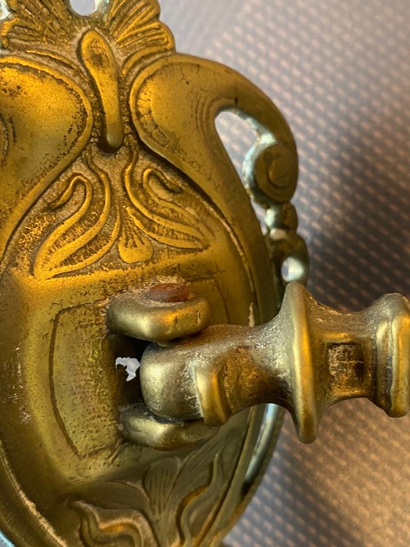 イギリスアンティーク真鍮製装飾キャンドルホルダー