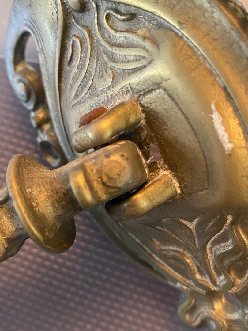 イギリスアンティーク真鍮製装飾キャンドルホルダー