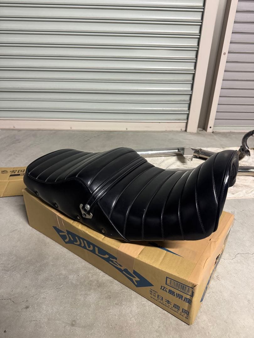 YAMAHA xjr400 ロゴ付き タックロールシート 段付き