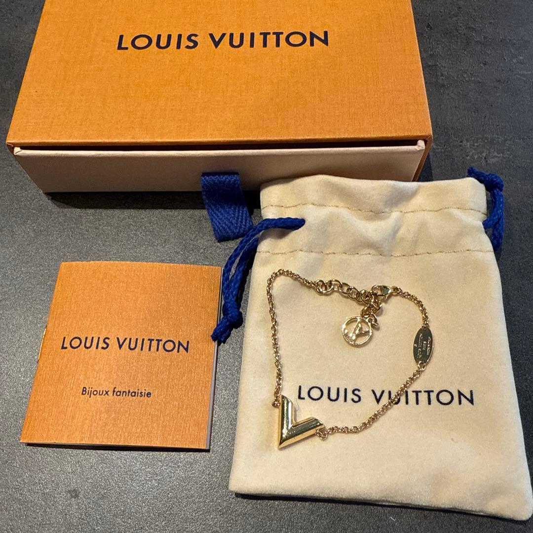 ルイヴィトン エセンシャルVブレスレット