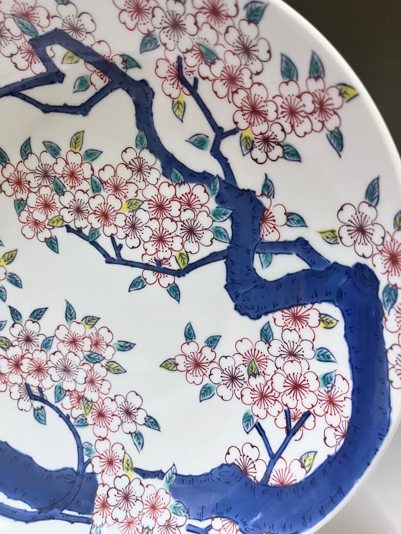 E688 色鍋島高台皿揃 大皿 船津彩雲 鍋島焼 桜文 共箱付き