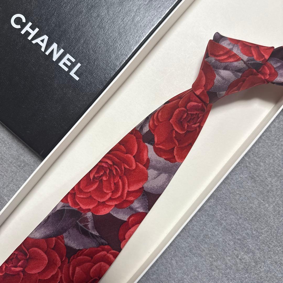 美品　シャネル　ネクタイ　赤　薔薇　花柄　総柄　派手　結婚式