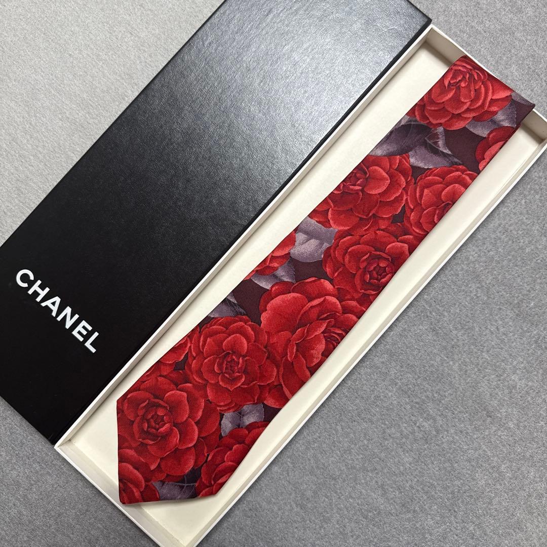 美品　シャネル　ネクタイ　赤　薔薇　花柄　総柄　派手　結婚式