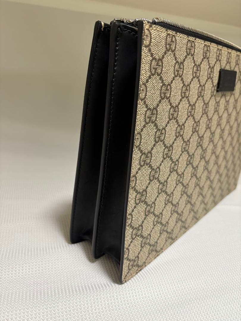 グッチ　メンズ　ショルダーバッグ