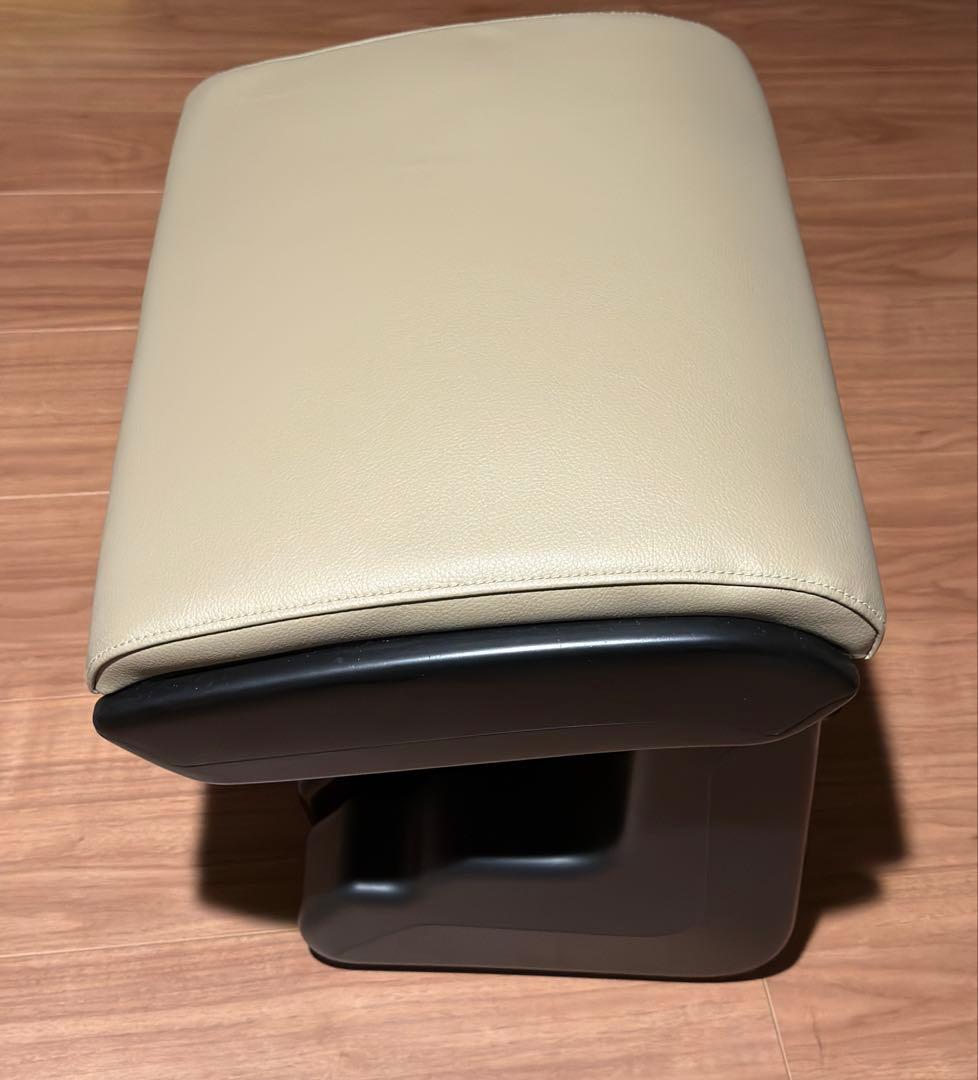トヨタ アルファード 純正オットマン