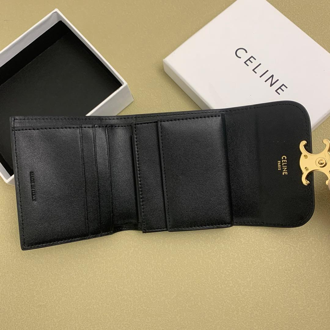 美品 CELINE セリーヌ トリオンフ フラップウォレット 折財布レザー 黒