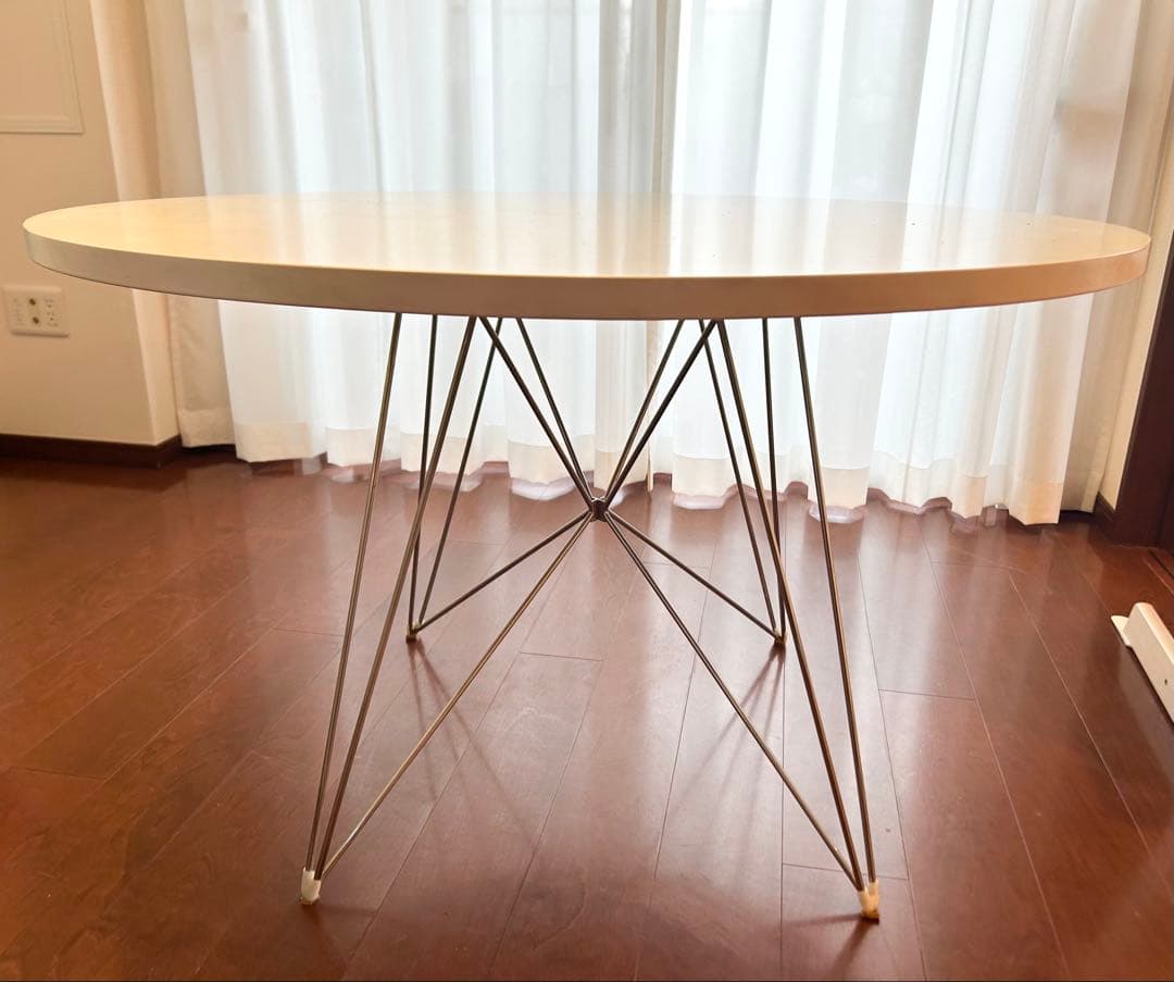 MAGIS XZ3 テーブル