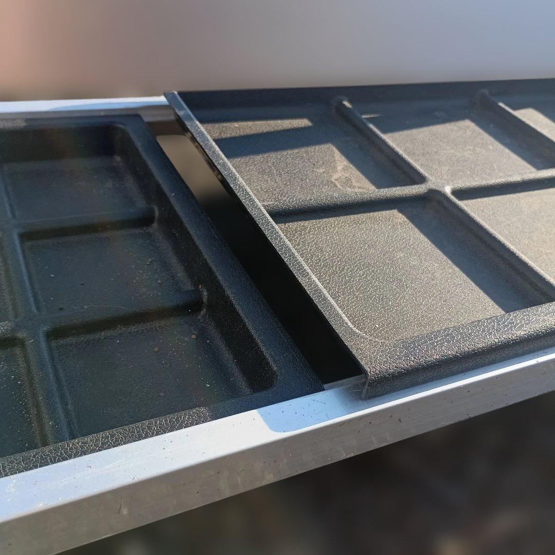 5031）コクヨ　３０本用　傘立て　アルミフレーム 難有