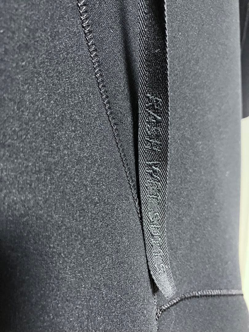 RASH WETSUITS ラッシュウエットスーツ