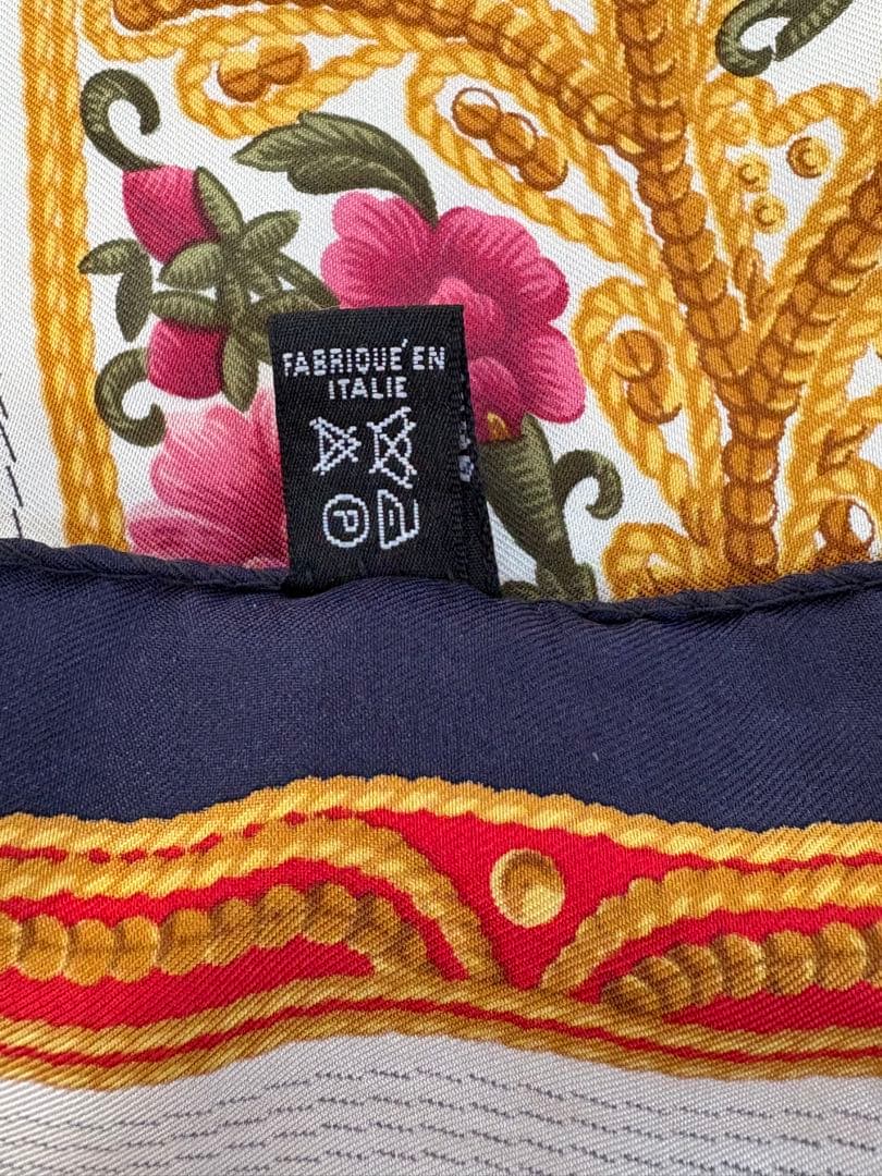 美品　LOEWE 　ロエベ　ヴィンテージ　スカーフシルク100%　大判イタリア製