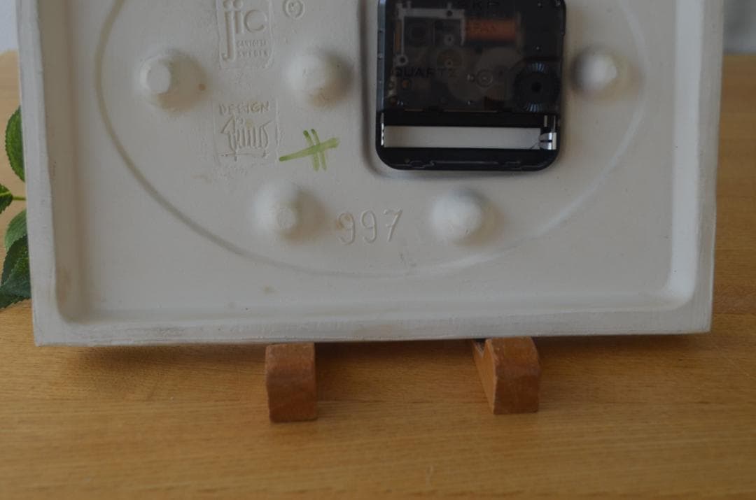 Jie Gantofta/ジィガントフタ●Aimo 壁掛け時計●ケマンソウ