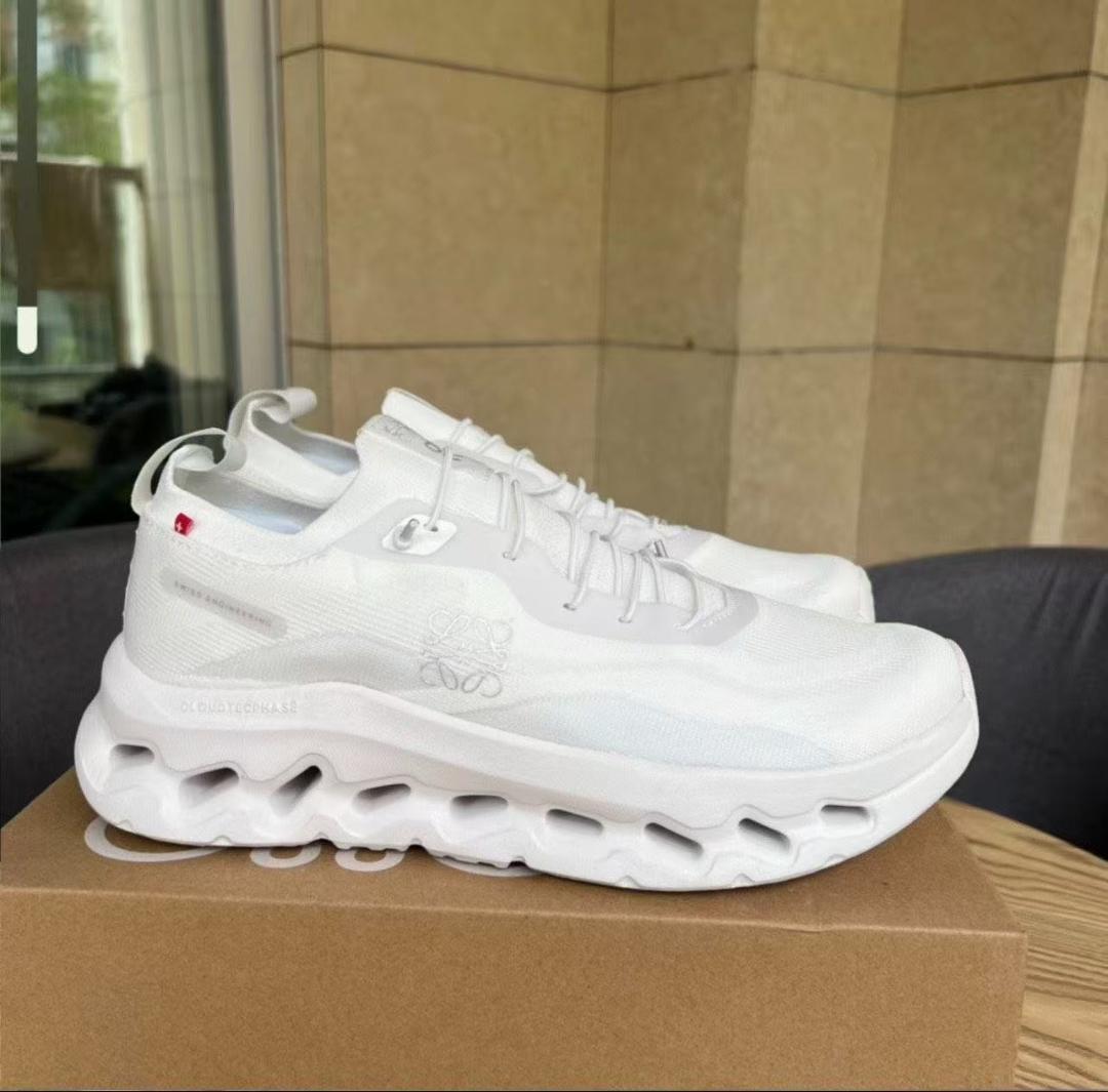 LOEWE On Cloudtilt ホワイト　袋・箱付き