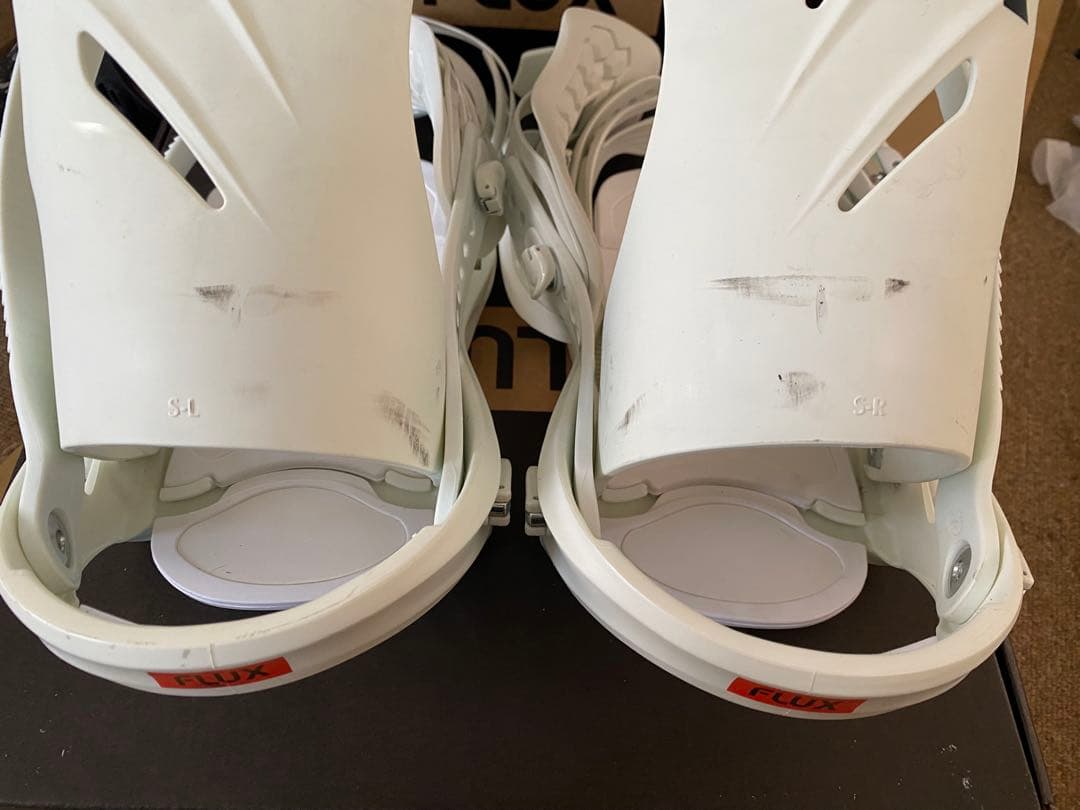 FLUX GT ホワイト スノーボードビンディング S