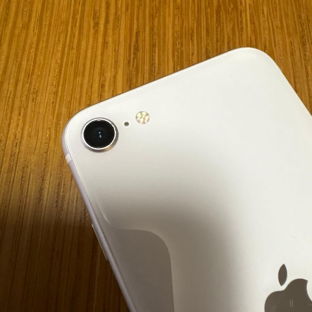 Apple iPhone SE 2 ホワイト 本体 Lightningケーブル