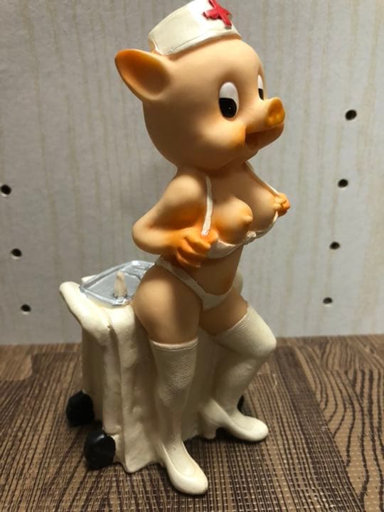 セクシーナース　ブタ　置物