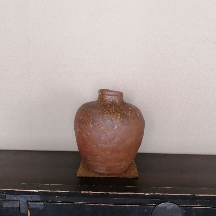 №82　古信楽の壺　特有の柔らかい土肌。　信楽　壺