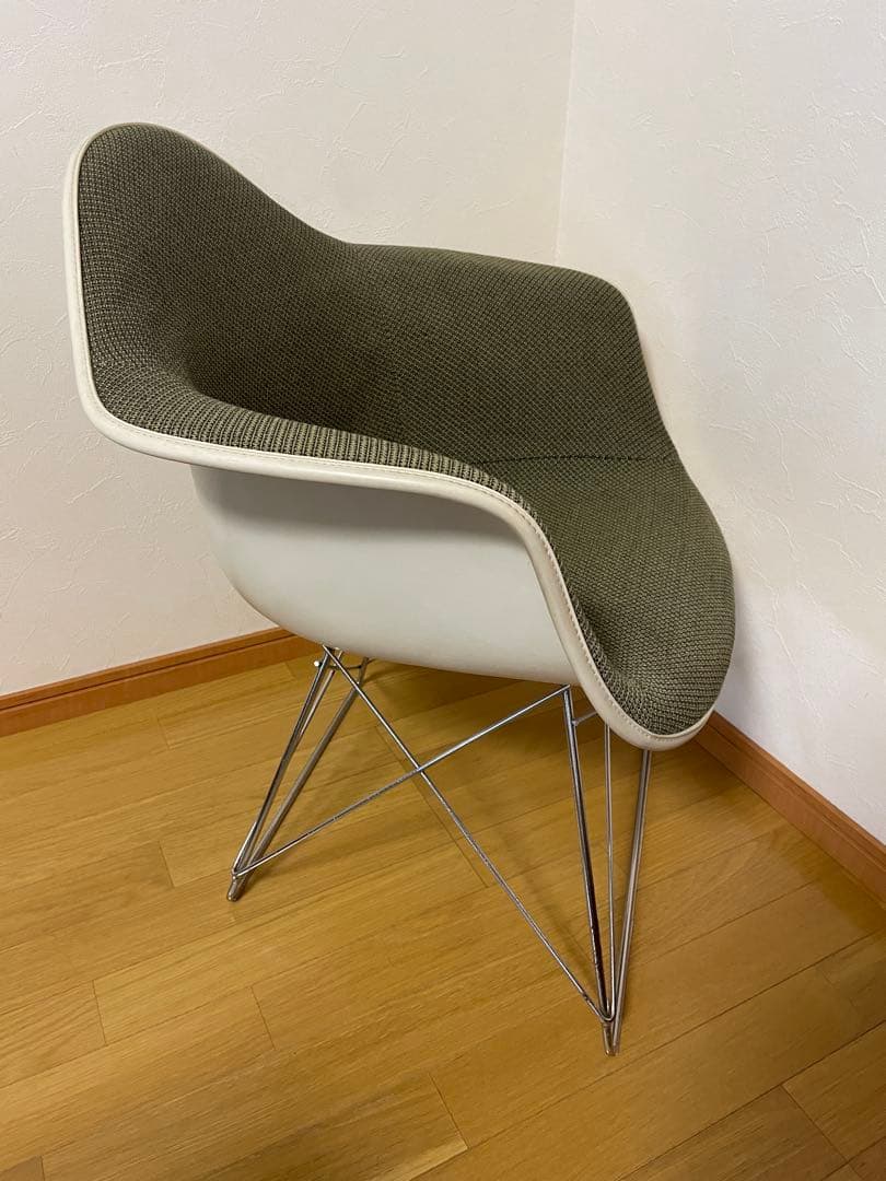 アームシェルチェア　ハーマンミラー　イームズ アームシェルチェア