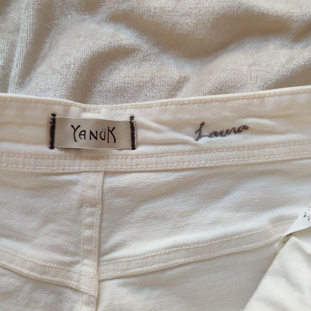 [新品]ヤヌーク LAURA カーブ テーパード デニムパンツ 25