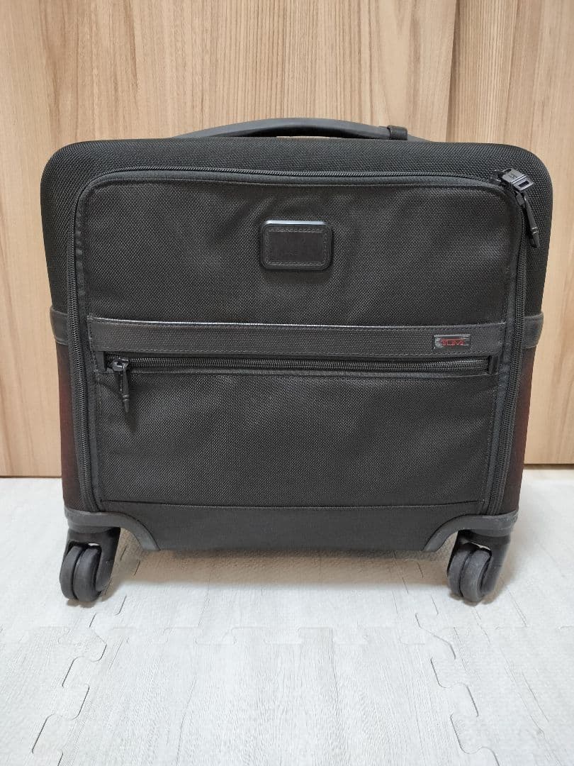 TUMI 4輪ビジネスキャリーケース トゥミ 中古