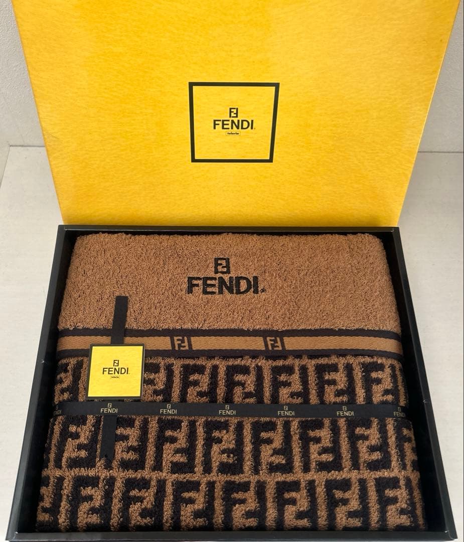 FENDI バスタオル