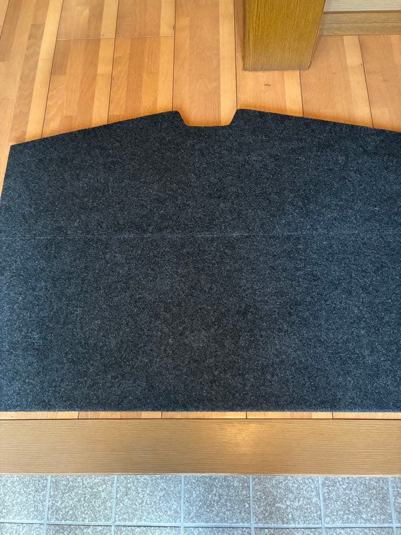 日産ノート　ラゲッジボード　トノカバー