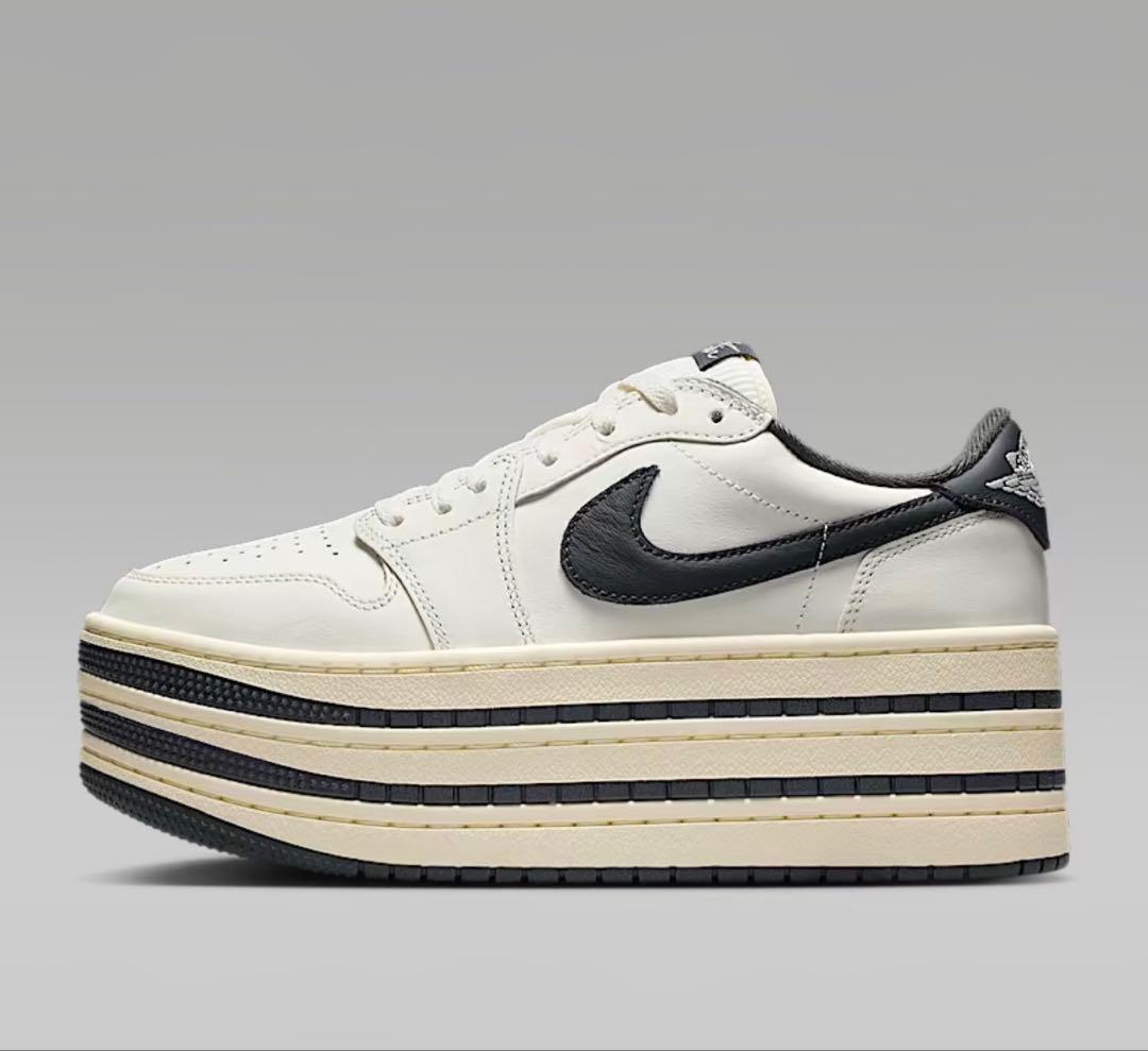 NIKE AIR JORDAN エアジョーダン1 トリプル　スタック　厚底