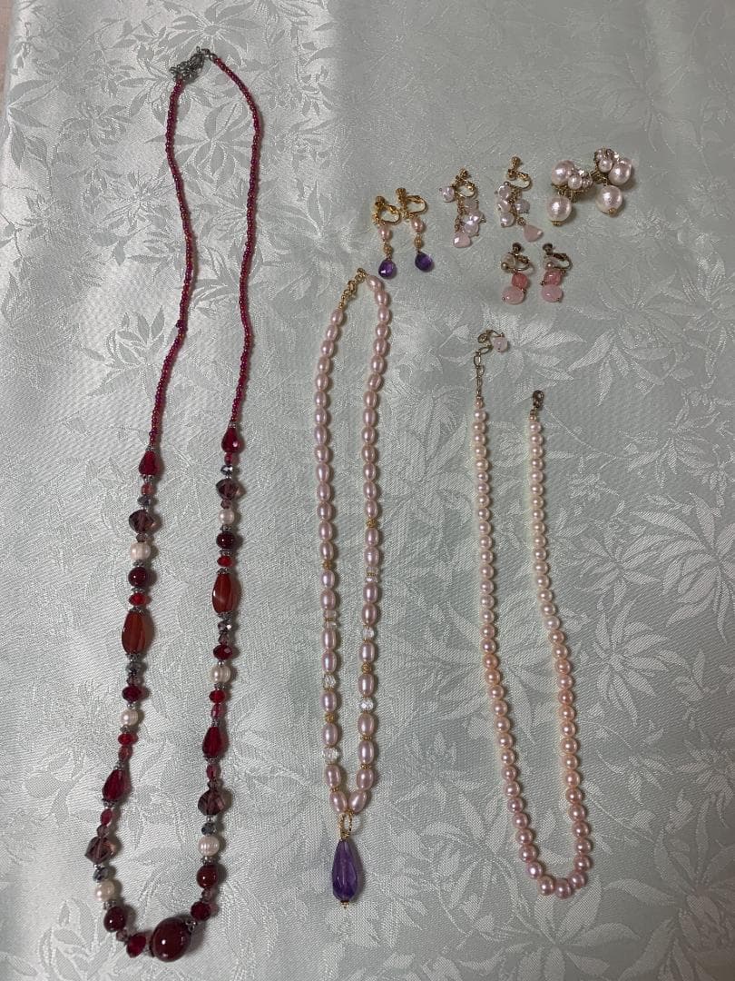 赤系ビーズとパールのアクセサリーセット
