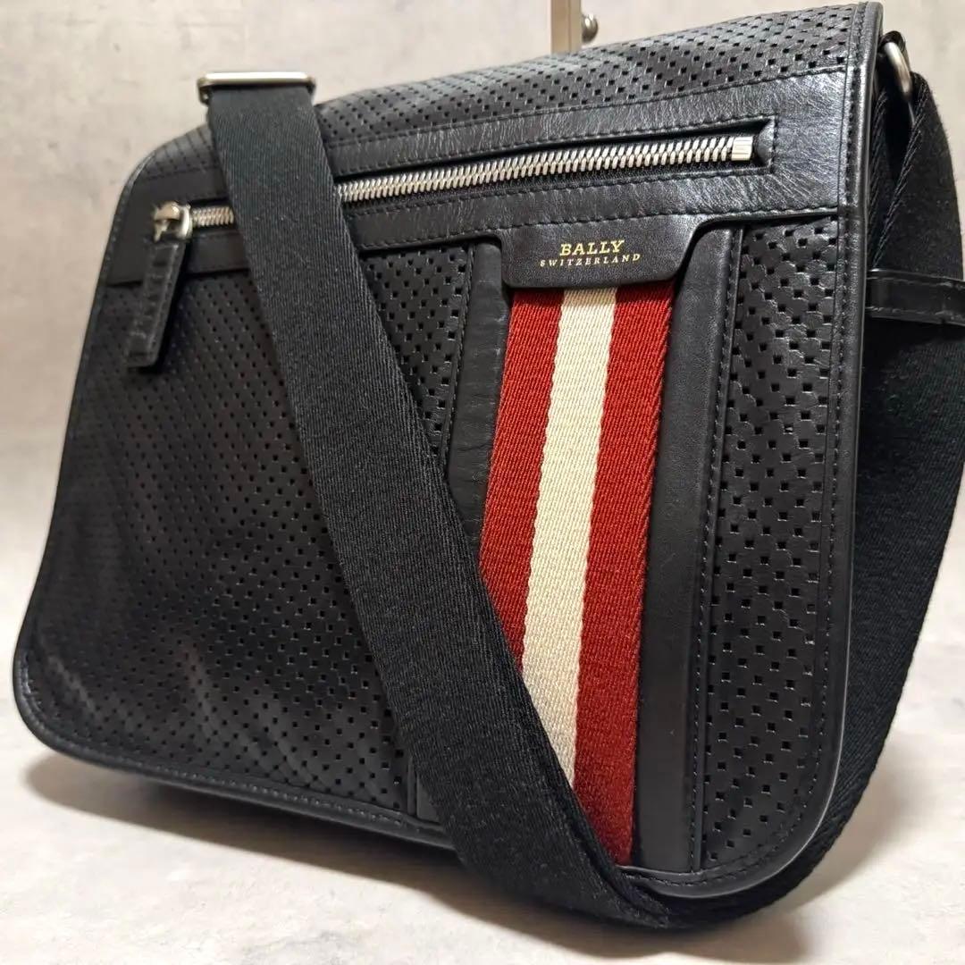 バリー　メッセンジャーバッグ　パンチング　トレインスポッティング　A4