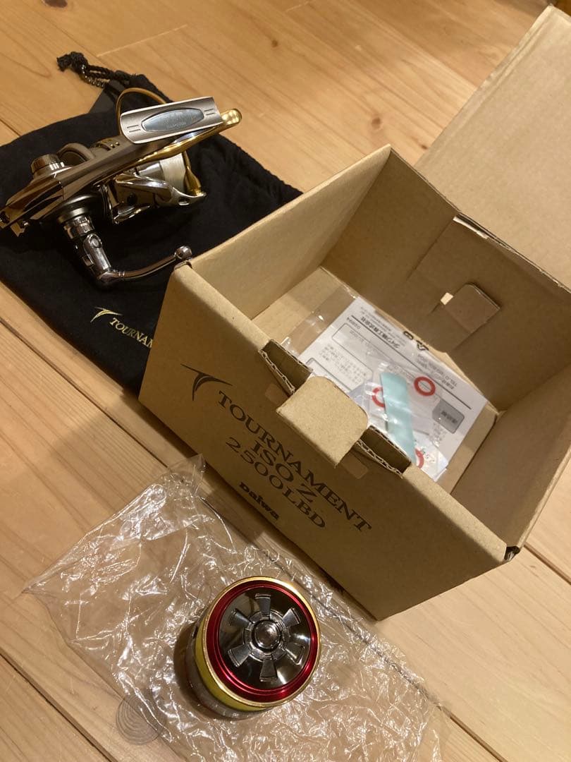 TOURNAMENT 06リール 収納袋付き