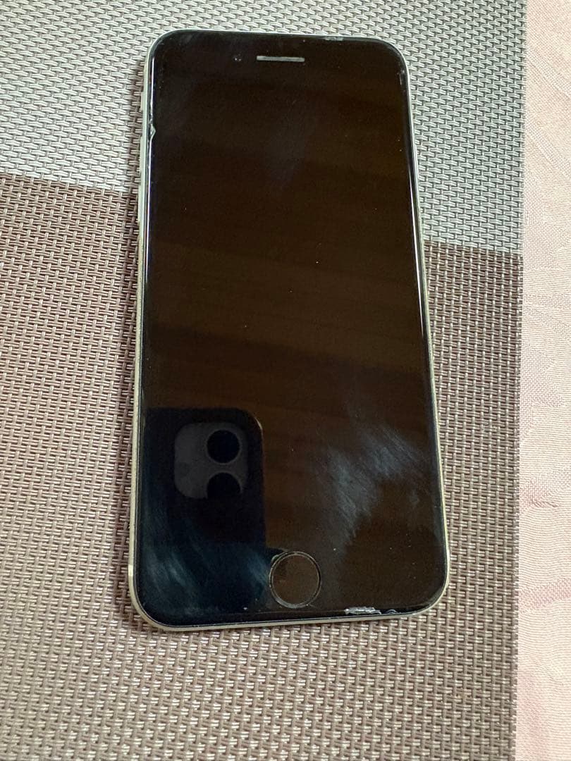 スマートフォン本体 iPhone se