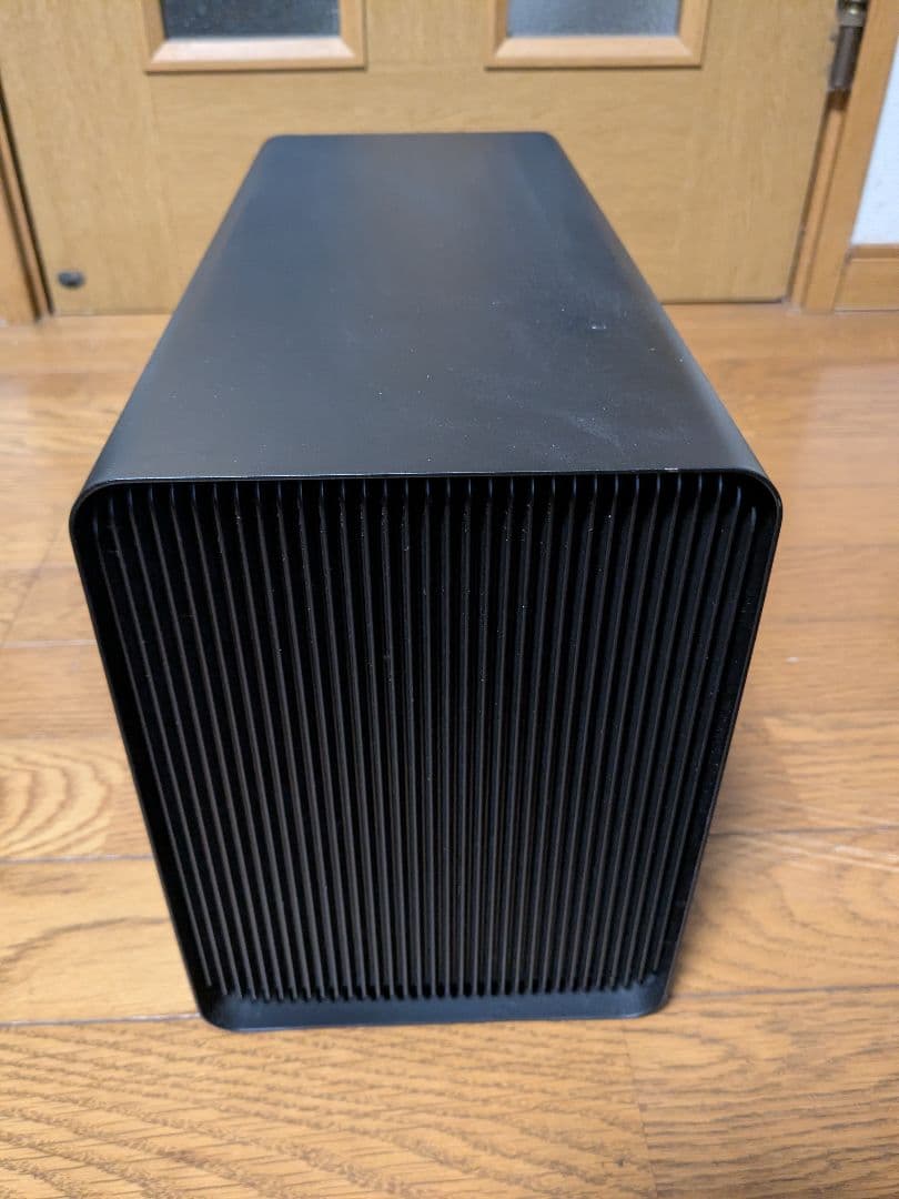 Razer Core X 外部GPUエンクロージャー　外付グラフィックボックス