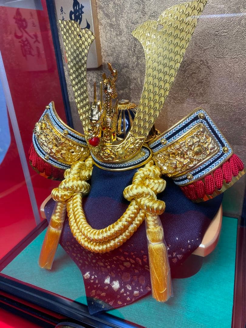 東京久月　五月人形　家紋付き兜飾り　ガラスケース入・コンパクトサイズ