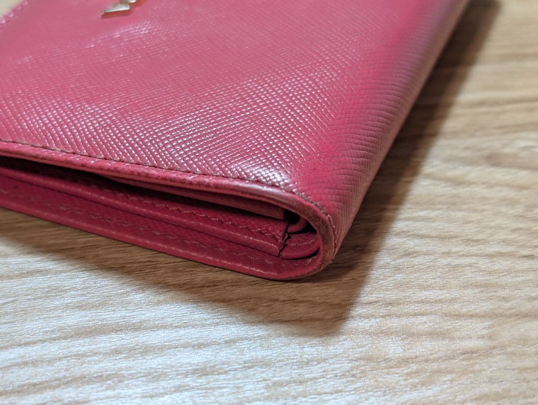 PRADA 財布 キーホルダー