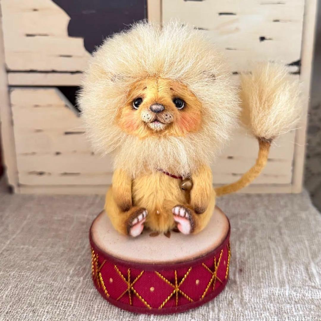 サーカスの主人公ライオンちゃん アーティストベア 海外作家様 ハンドメイド 置物