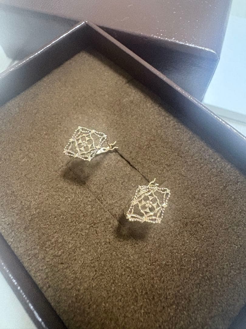 agete 現行品 K10&K5透かしデザインピアス