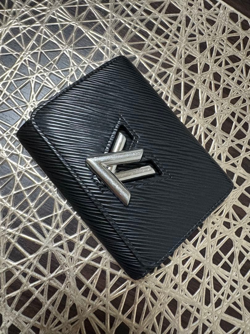 LOUIS VUITTON エピ ポルトフォイユ・ツイスト