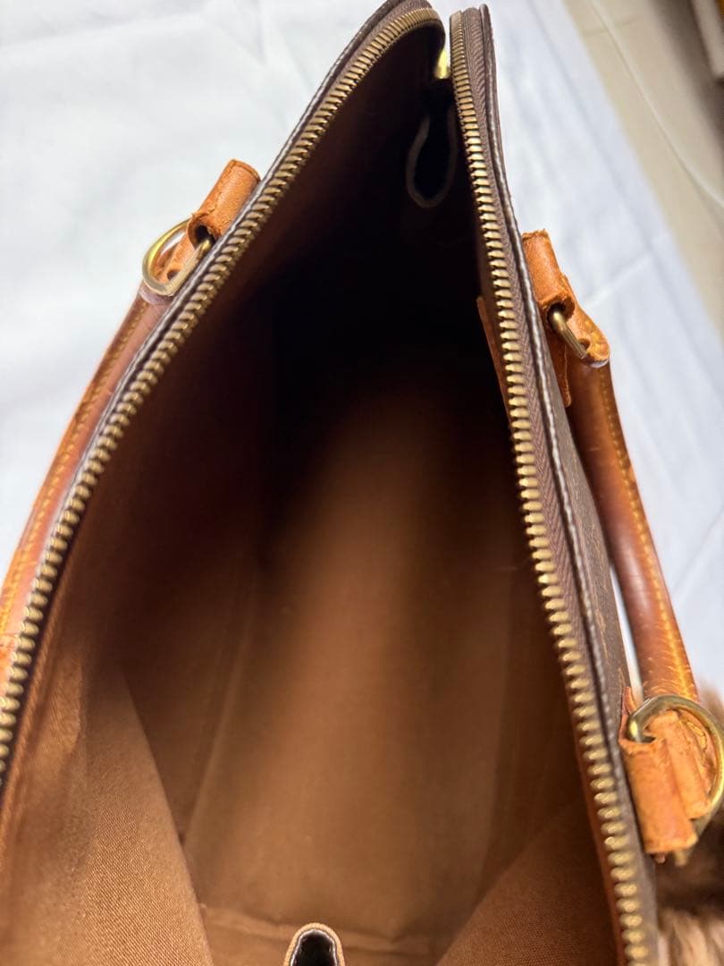 Louis Vuitton モノグラム アルマ　中古品