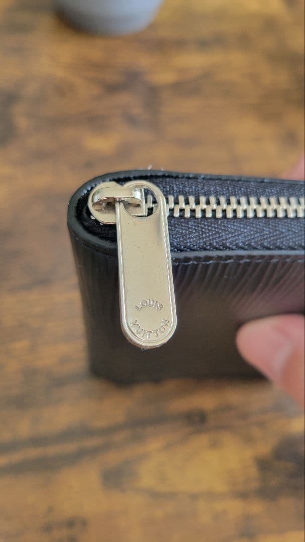 【tpoN】LOUIS VUITTON ジッピーパース