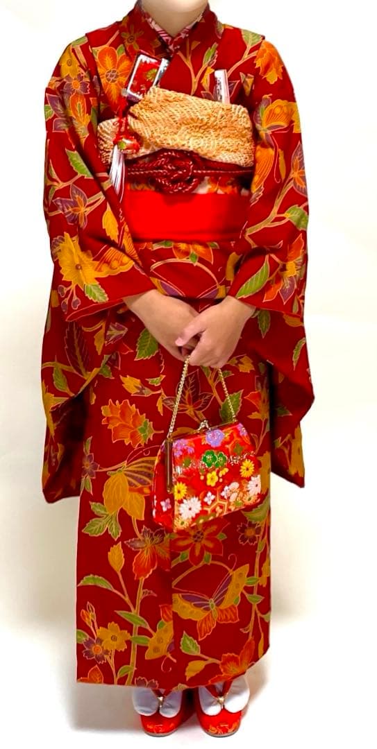 七歳の女の子のお支度　臙脂色　紅型風模様渋め　正絹振袖　七五三セット