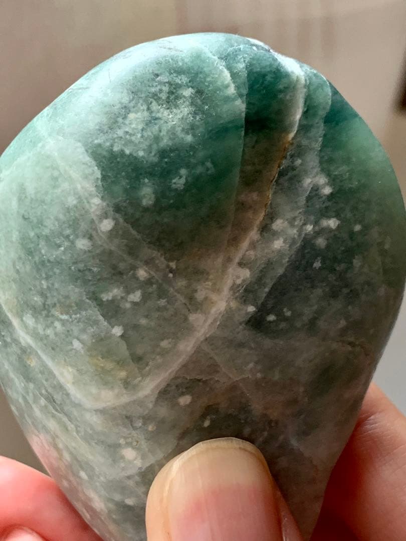 糸魚川ひすい極上の海石　翡翠　原石　翡翠　鉱物標本　コン沢　水石　根付　青翡翠