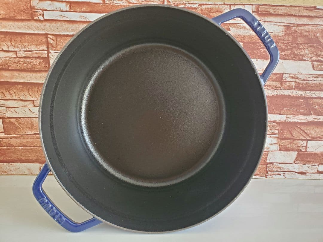 【美品/値下げ中】staub ピコ・ココット ラウンド ロイヤルブルー　ストウブ