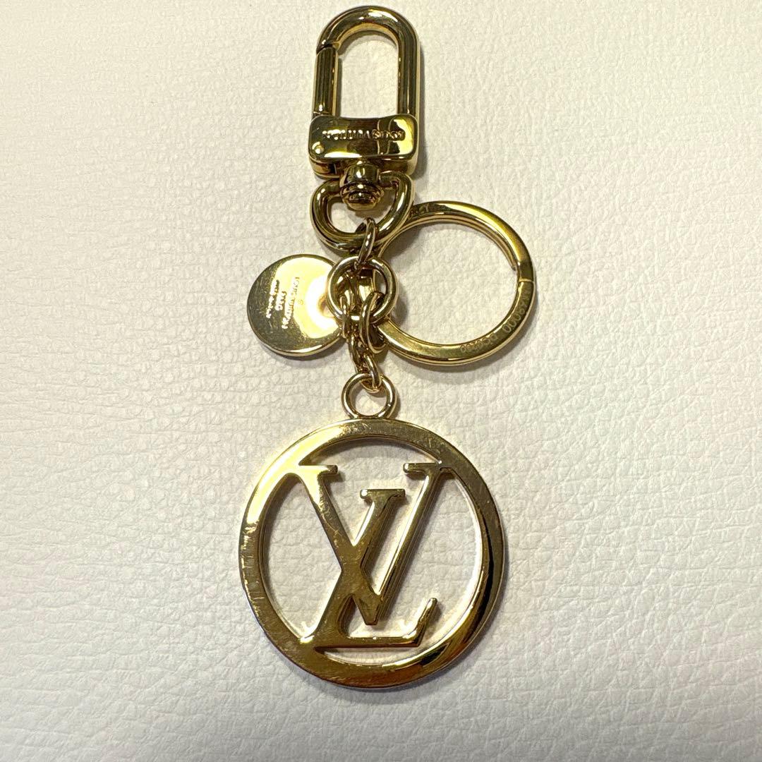 ルイヴィトン　ロゴ　ゴールド キーホルダー　キーリング　ショッパー　リボン付き
