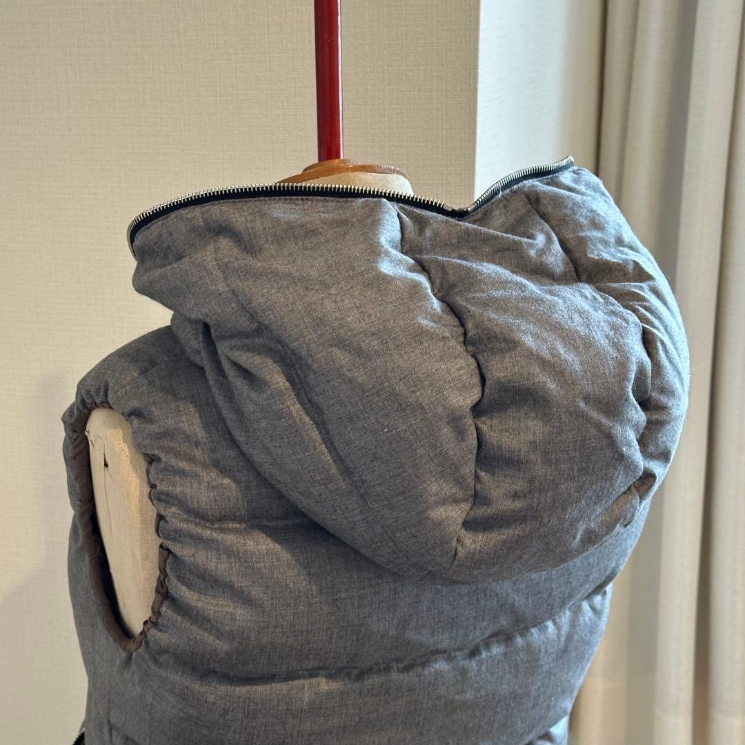 DUVETICA グレー フード付きダウンベスト 42 L
