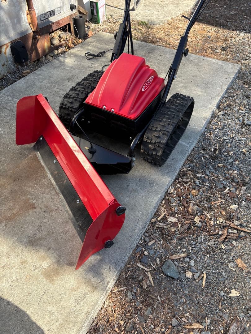 WADO除雪機　充電式 除雪機「スノーブレード」e-SB80