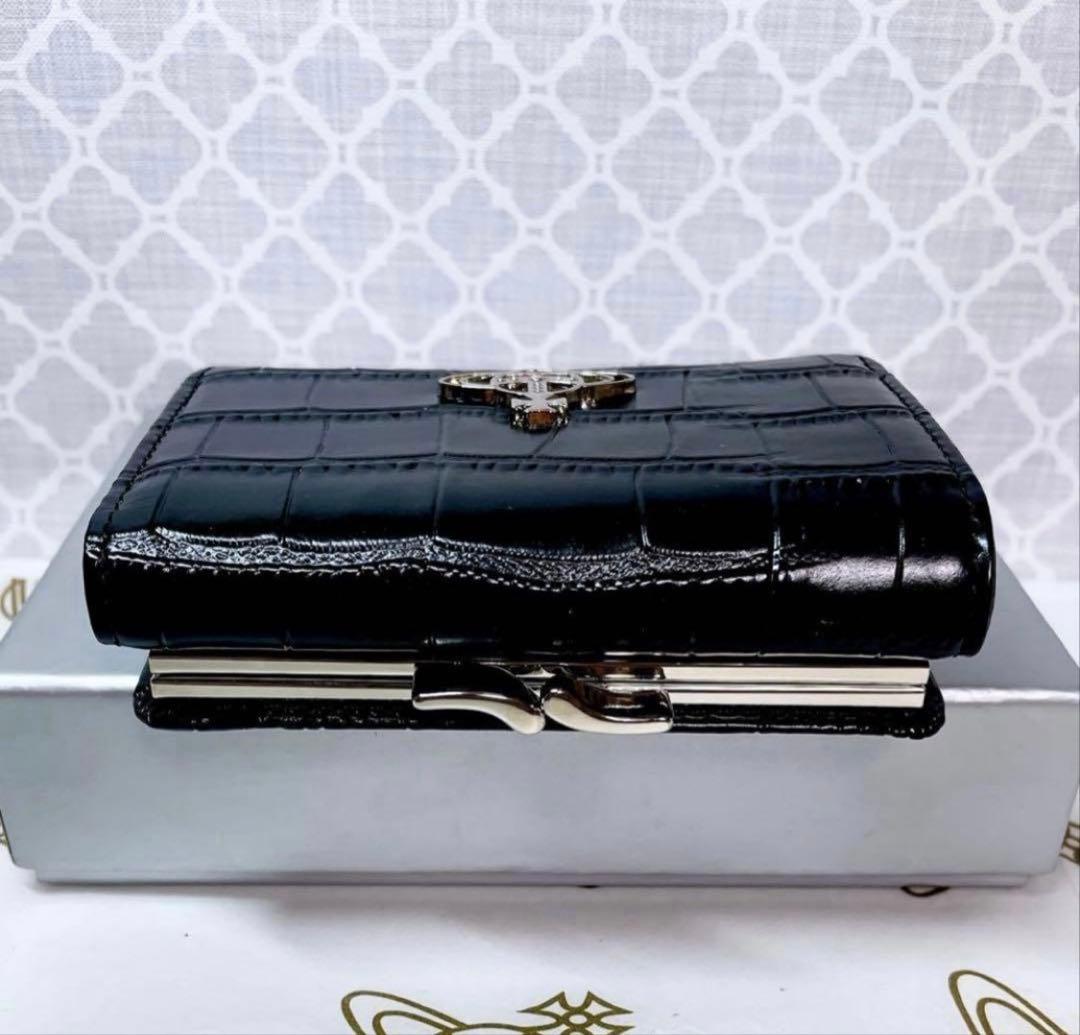 【新作☆内側に素敵な柄】新品 ヴィヴィアン・ウエストウッド 三折財布 ブラック