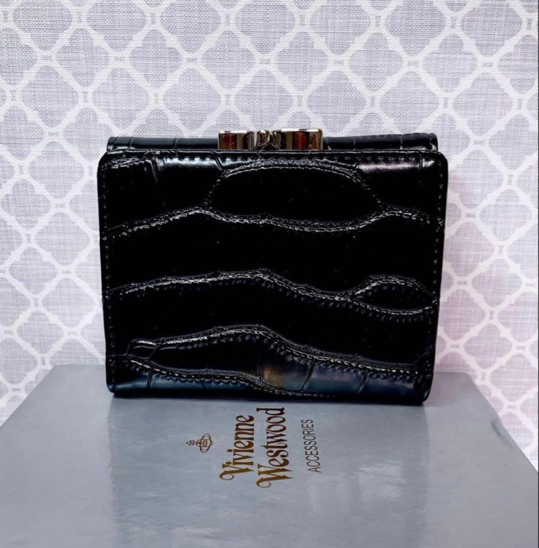 【新作☆内側に素敵な柄】新品 ヴィヴィアン・ウエストウッド 三折財布 ブラック