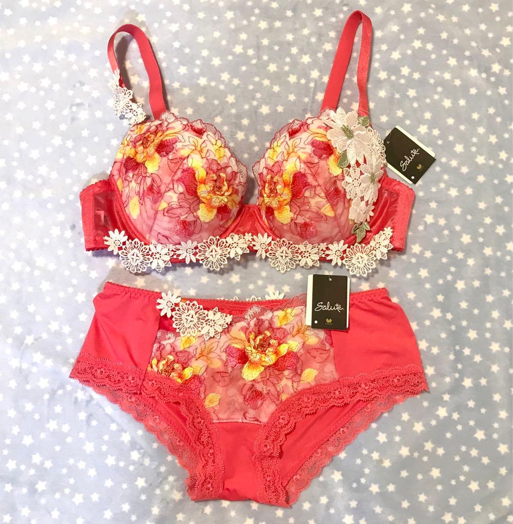 週末SALE✩.*˚早い者勝ち❣️新品 ワコール　サルート