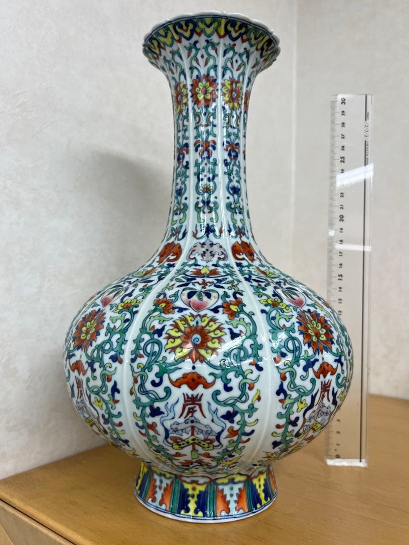 中国清乾隆年製銘斗彩八宝紋瓶官窯アンティーク唐物　骨董古美術江戸コレクション青磁